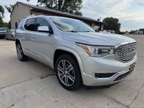 Used 2019 GMC Acadia Denali FWD image 3