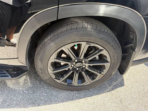 Certified 2026 Toyota Highlander Limited AWD/4WD image 9