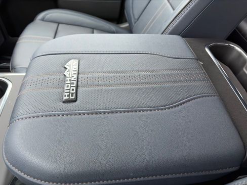 Used 2025 Chevrolet Silverado 3500 High Country image 20