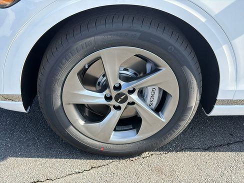 New 2026 Genesis GV70 2.5T Advanced image 11