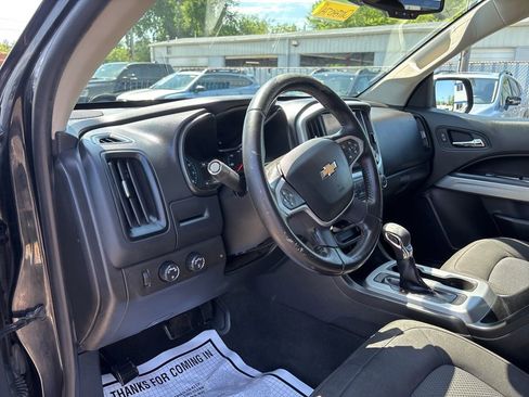 Used 2022 Chevrolet Colorado LT AWD/4WD image 16
