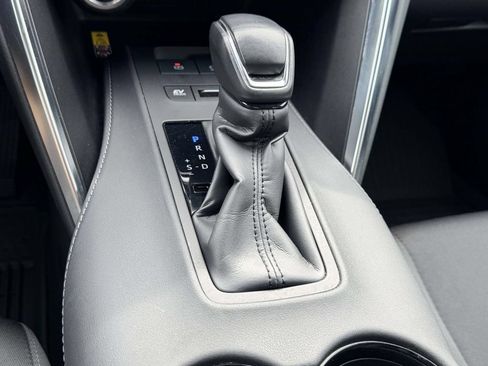 Certified 2024 Toyota Venza LE AWD/4WD image 7
