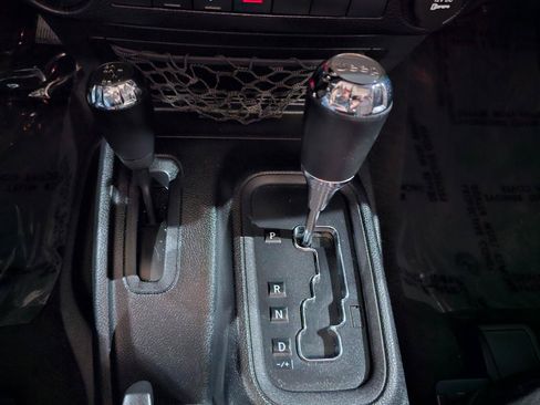 Used 2016 Jeep Wrangler Sport w/ Quick Order Package 24S AWD/4WD image 24