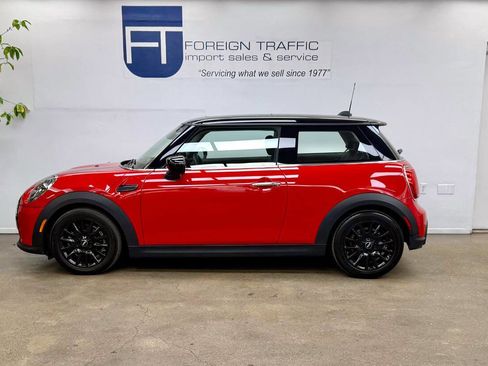 Used 2022 MINI Cooper 2-Door Hardtop w/ Premium Package image 6
