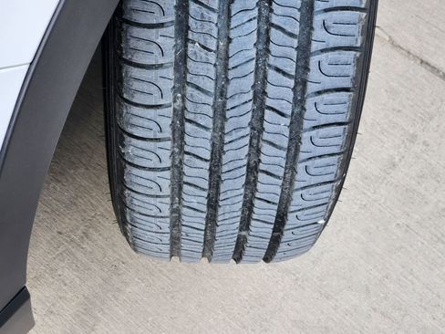 Used 2021 Honda CR-V EX image 12