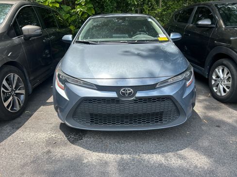 Used 2022 Toyota Corolla LE w/ LE Convenience Package FWD image 2