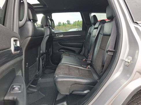 Used 2020 Jeep Grand Cherokee Altitude AWD/4WD image 10