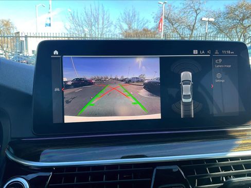 Used 2023 BMW 540i w/ Premium Package image 26