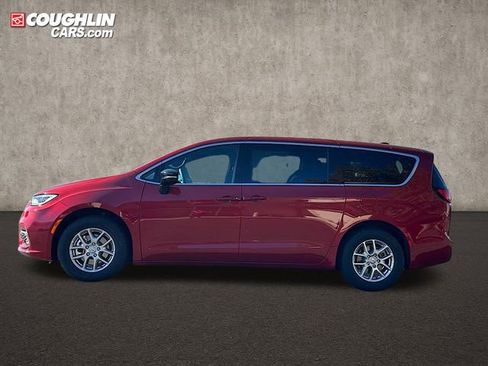 New 2026 Chrysler Pacifica Select image 5