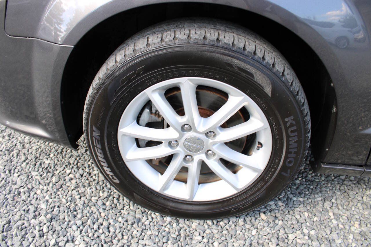 Used 2018 Dodge Grand Caravan SXT FWD image 24