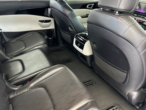 Used 2024 Kia Carnival EX FWD image 34