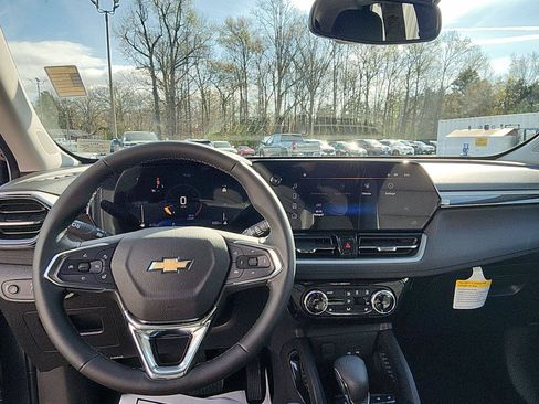 New 2026 Chevrolet TrailBlazer LT w/ Convenience Package FWD image 20