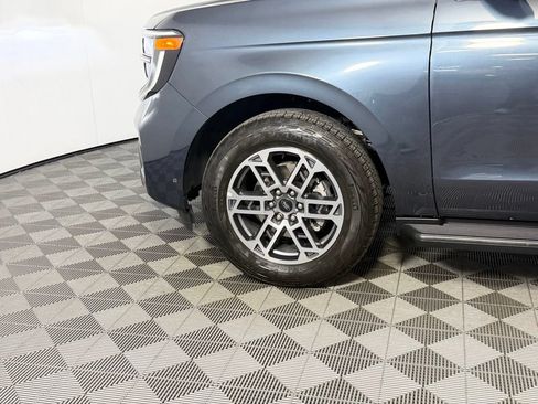 Used 2025 Ford Expedition Active AWD/4WD image 11