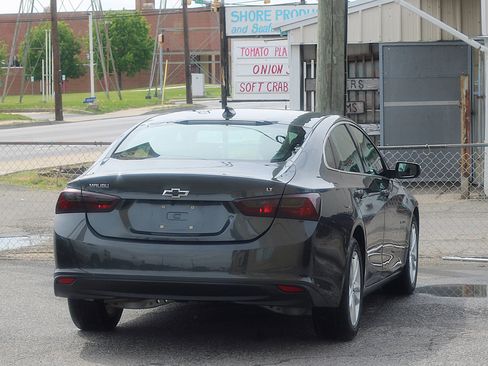 Used 2018 Chevrolet Malibu LT FWD image 8