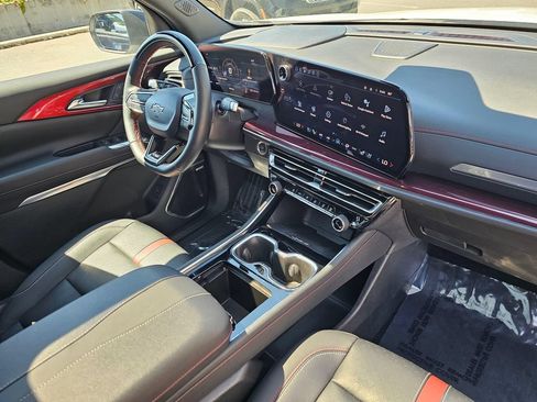 Used 2024 Chevrolet Traverse RS w/ LPO, Floor Liner Package AWD/4WD image 10