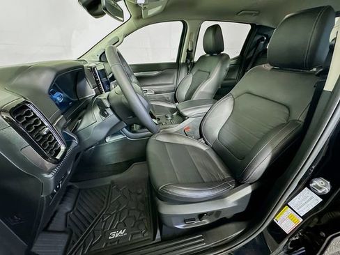 Used 2024 Ford Ranger Lariat w/ Trailer Tow Package image 12