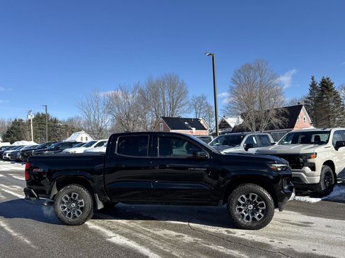 Used 2023 Chevrolet Colorado Z71 w/ Z71 Convenience Package 2 image 5