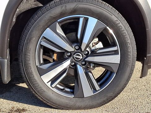 Certified 2023 Nissan Rogue Platinum w/ Platinum Premium Package AWD/4WD image 8