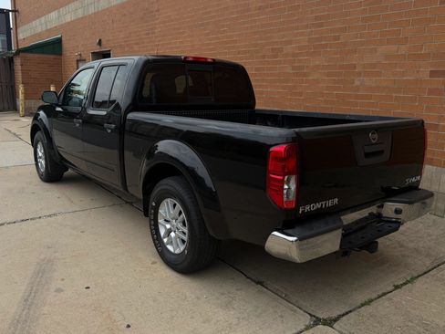 Used 2016 Nissan Frontier SV AWD/4WD image 5