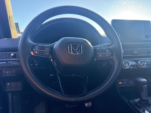 Used 2025 Honda Civic Sport image 3