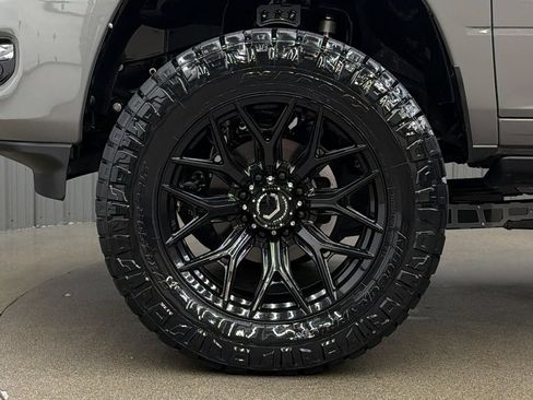 Used 2025 RAM 2500 Laramie AWD/4WD image 10