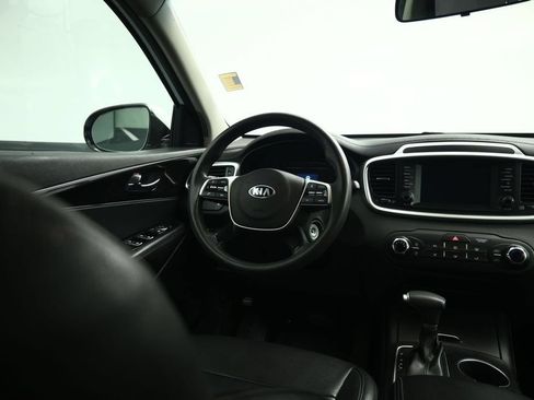 Used 2020 Kia Sorento FWD V6 image 39