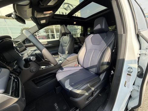Certified 2026 INFINITI QX60 Sport w/ Dark Cargo Package AWD/4WD image 15