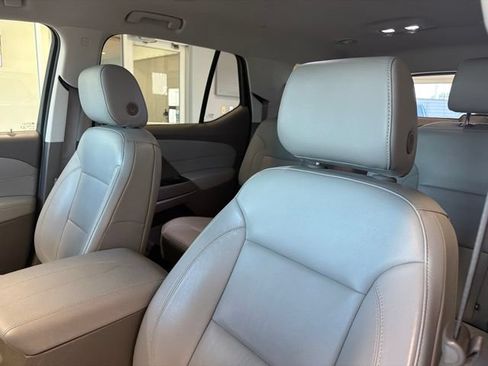 Used 2020 Chevrolet Traverse LT w/ LT Premium Package AWD/4WD image 14