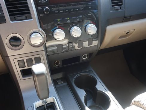 Used 2010 Toyota Tundra 4x4 Double Cab image 23