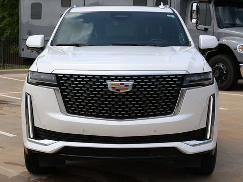 Used 2022 Cadillac Escalade Premium Luxury w/ Performance Package AWD/4WD image 2
