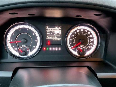 Used 2018 RAM 1500 Classic SLT image 23