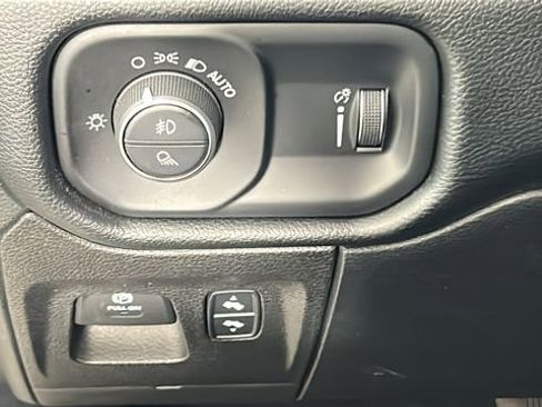 Used 2020 RAM 1500 Big Horn AWD/4WD image 20