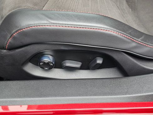 Used 2021 Chevrolet Corvette Stingray Premium Conv w/ Z51 Performance Package RWD image 31