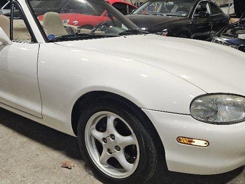Used 1999 MAZDA MX-5 Miata image 1