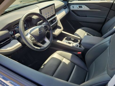 Used 2026 Ford Explorer Active w/ Active Comfort Package RWD image 3