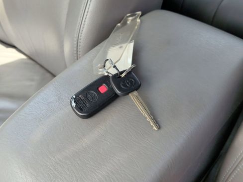 Used 2005 Toyota Camry LE FWD image 27