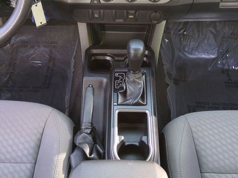 Used 2020 Toyota Tacoma SR w/ SR Convenience Package RWD image 19