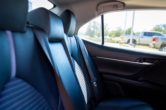 Used 2018 Toyota Camry SE w/ Audio Package FWD image 9