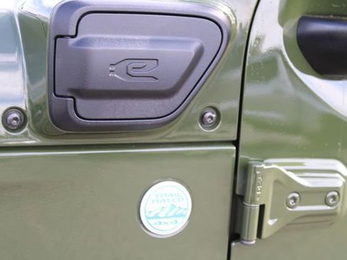 Used 2021 Jeep Wrangler Unlimited Sahara image 8