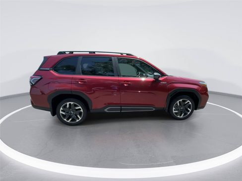 Used 2025 Subaru Forester Limited AWD/4WD image 9