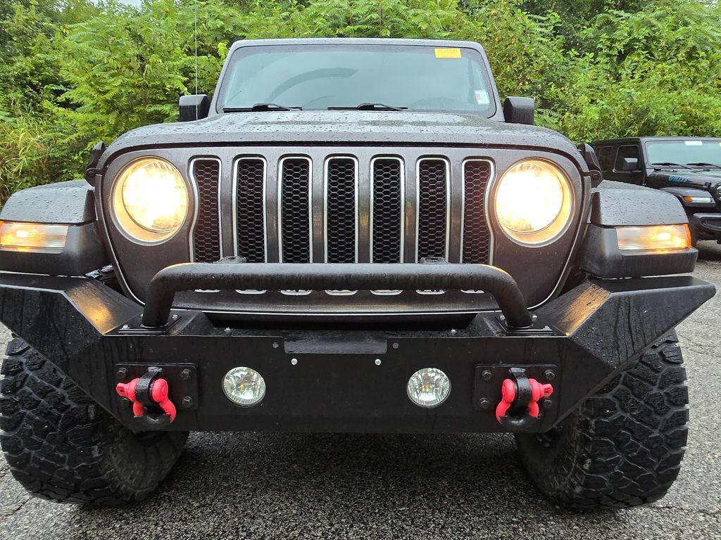 Used 2018 Jeep Wrangler Unlimited Sahara w/ Cold Weather Group AWD/4WD image 14
