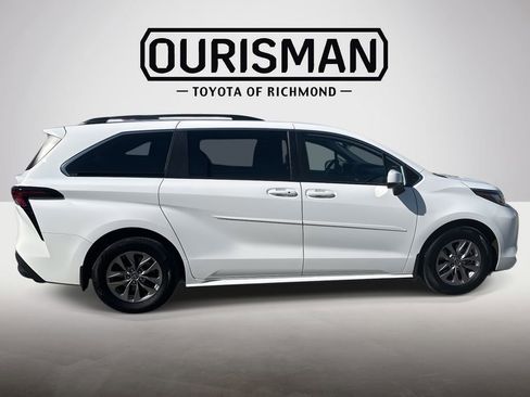 Certified 2023 Toyota Sienna LE image 8