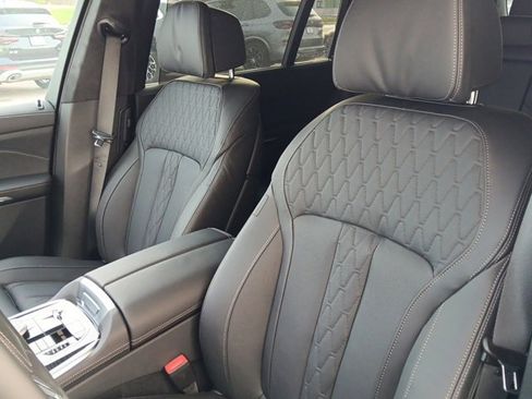 Certified 2025 BMW X7 M60i image 18