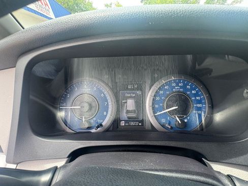 Used 2019 Toyota Sienna LE FWD image 12