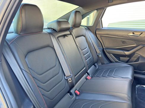 Used 2019 Volkswagen Jetta GLI Autobahn FWD image 32