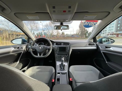 Used 2016 Volkswagen e-Golf SE w/ DC Fast Charging Package image 14