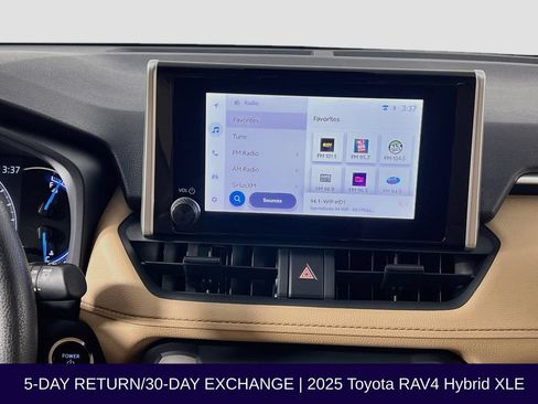 Used 2025 Toyota RAV4 XLE AWD/4WD image 17