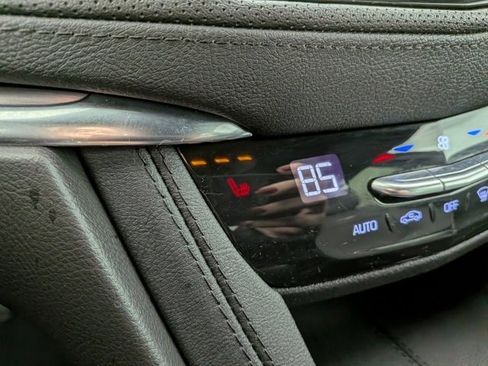 Certified 2023 Cadillac XT5 Luxury w/ LPO, Floor Liner Package image 7