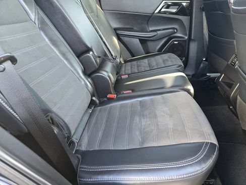 Used 2025 Mitsubishi Outlander SE AWD/4WD image 13