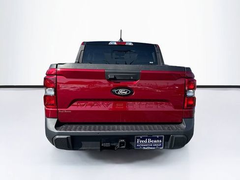 Certified 2025 Ford Maverick Lariat w/ Black Appearance Package image 7